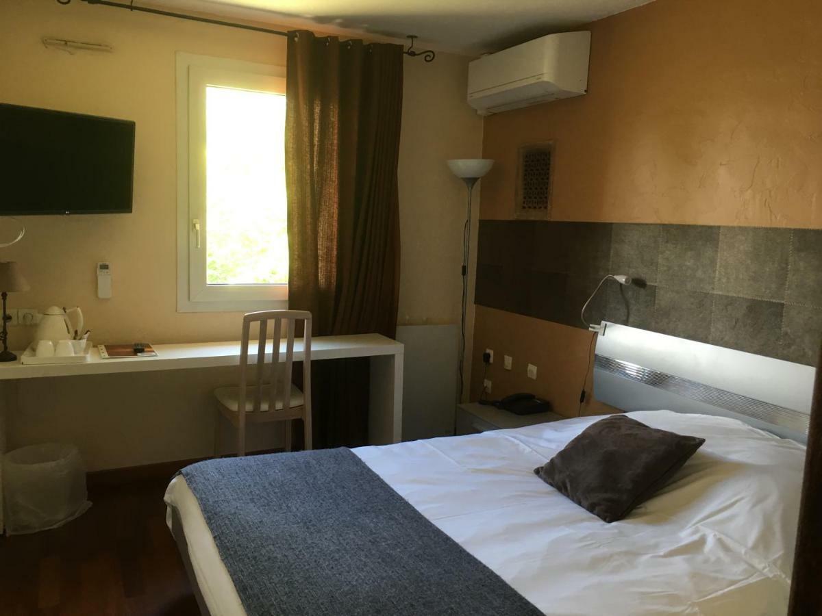 Hotel La Roseliere Saint-Quentin-Fallavier Exterior foto