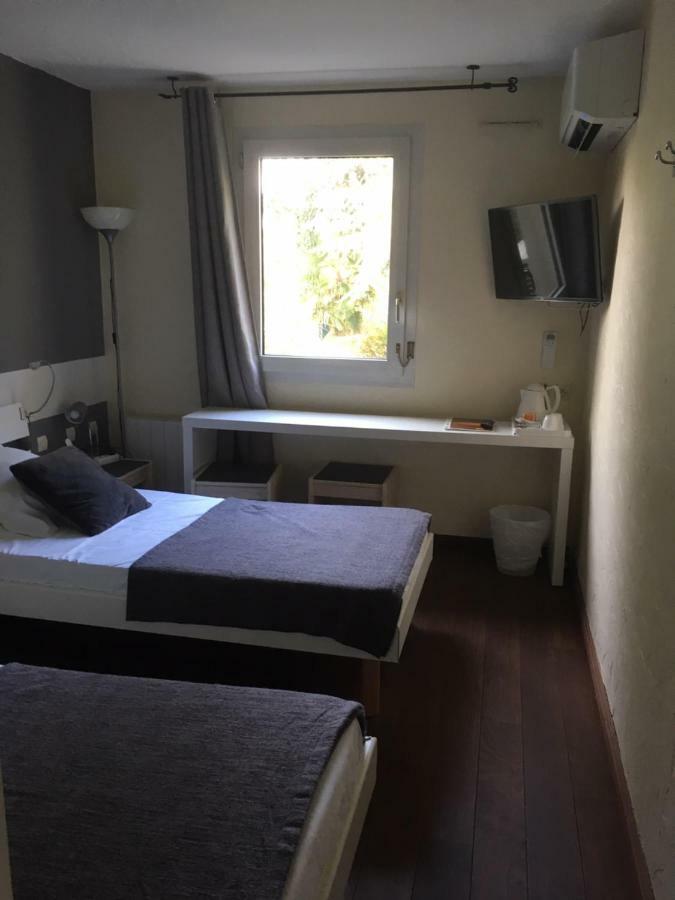 Hotel La Roseliere Saint-Quentin-Fallavier Exterior foto